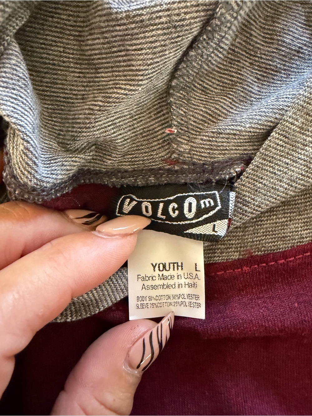 NWT Volcom Youth Large Hooded Long Sleeve Shirt Burgundy Gray Skate Surf YL - Picture 4 of 10